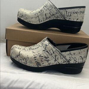 Dansko Scripted Gray Women's Mules